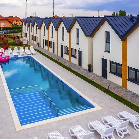 Comfortable Homes With A Pool, 레왈