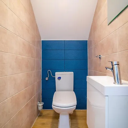 Comfortable Homes With A Pool, Rewal