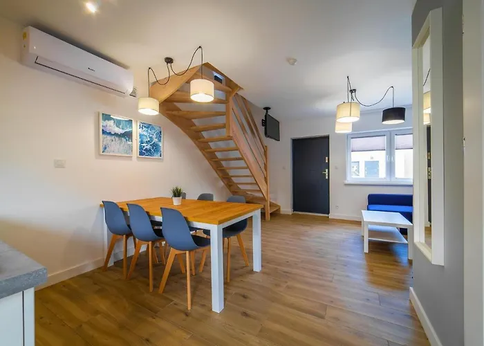 Semesterbostad Comfortable Homes With A Pool, Rewal