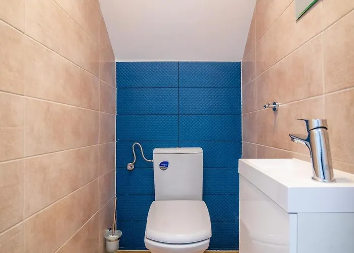 Comfortable Homes With A Pool, Rewal