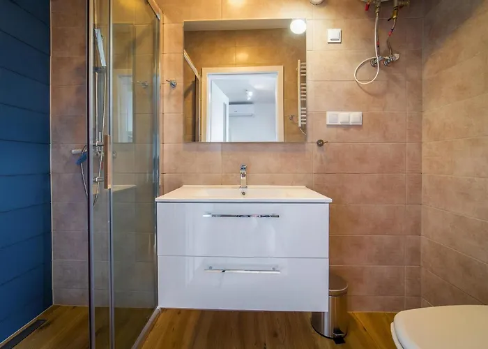 Semesterbostad Comfortable Homes With A Pool, Rewal