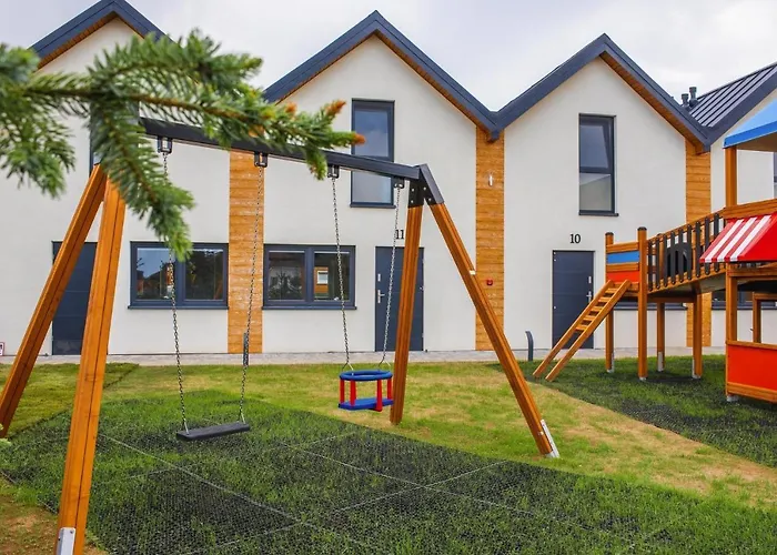 Semesterbostad Comfortable Homes With A Pool,