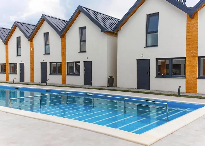 Comfortable Homes With A Pool, Semesterbostad *